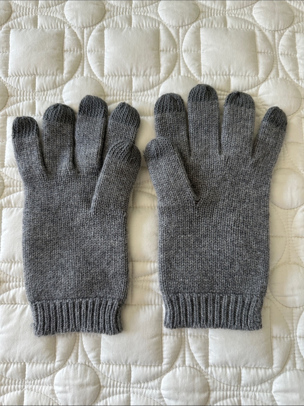 UGG Grey Knit Touchscreen Gloves
